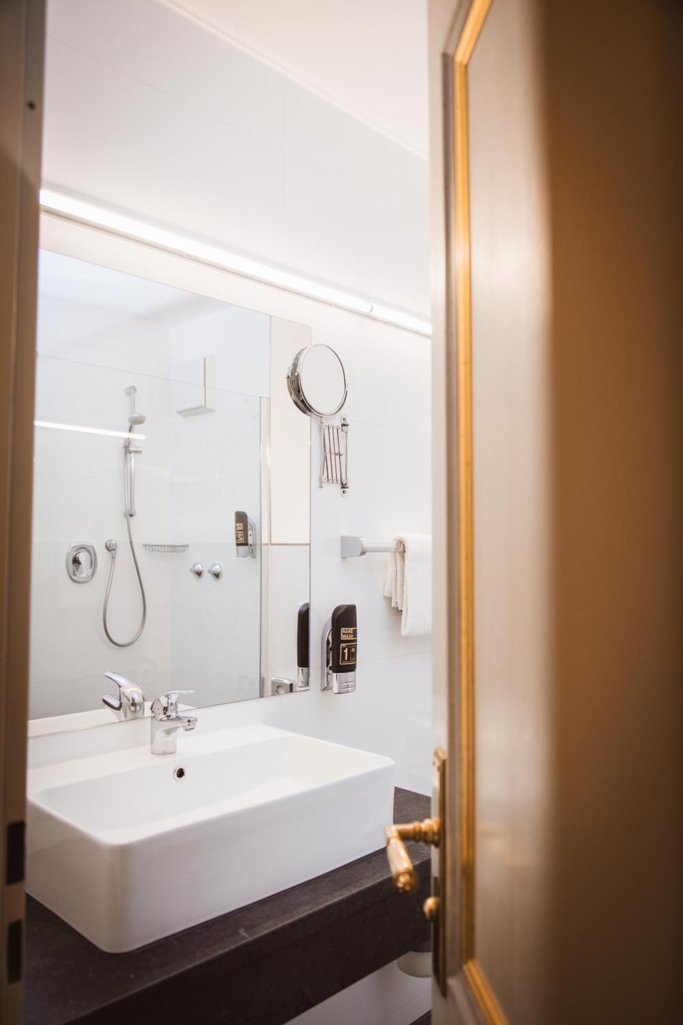 Sure Hotel By Best Western Rhoen Garden Poppenhausen Eksteriør billede