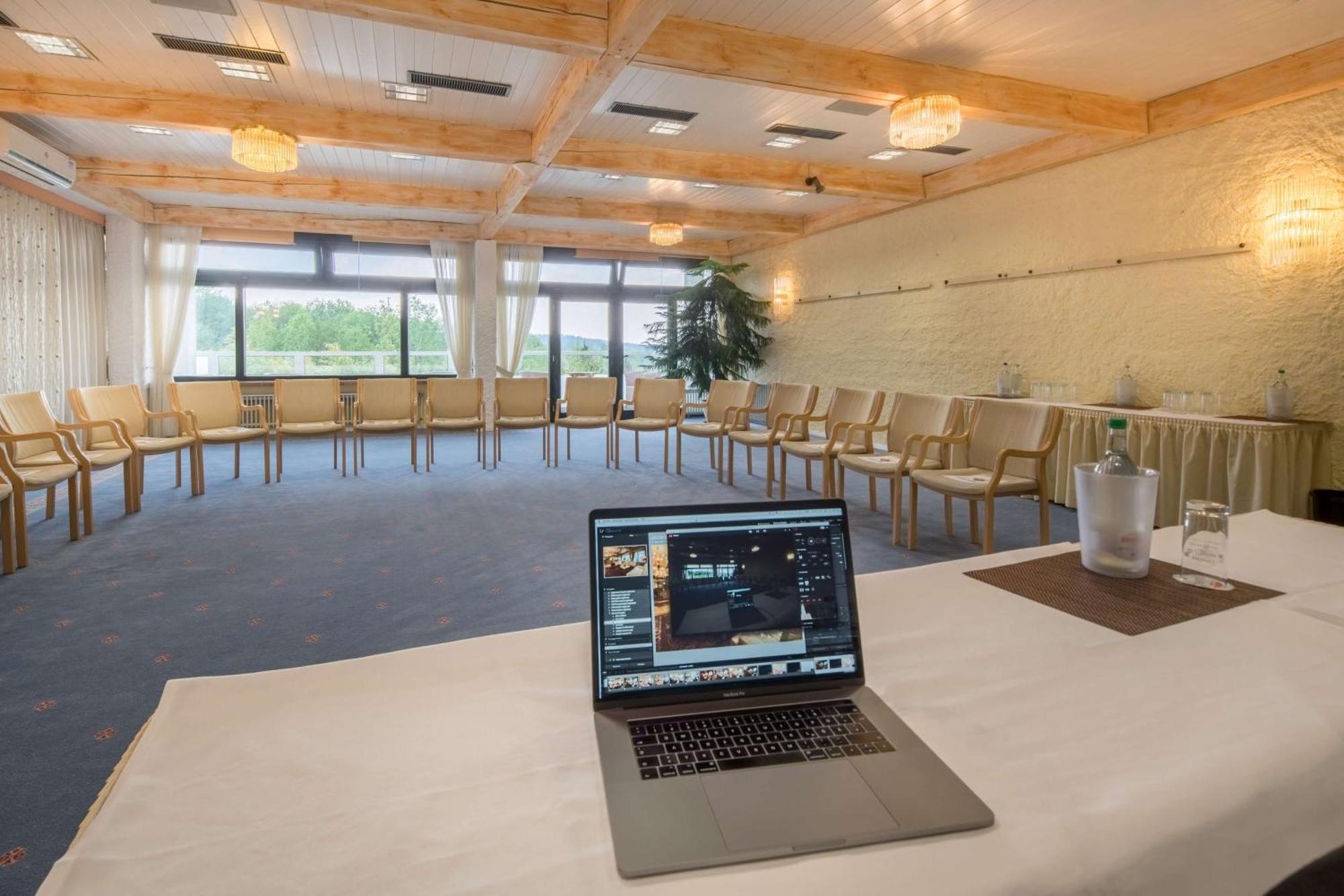 Sure Hotel By Best Western Rhoen Garden Poppenhausen Eksteriør billede