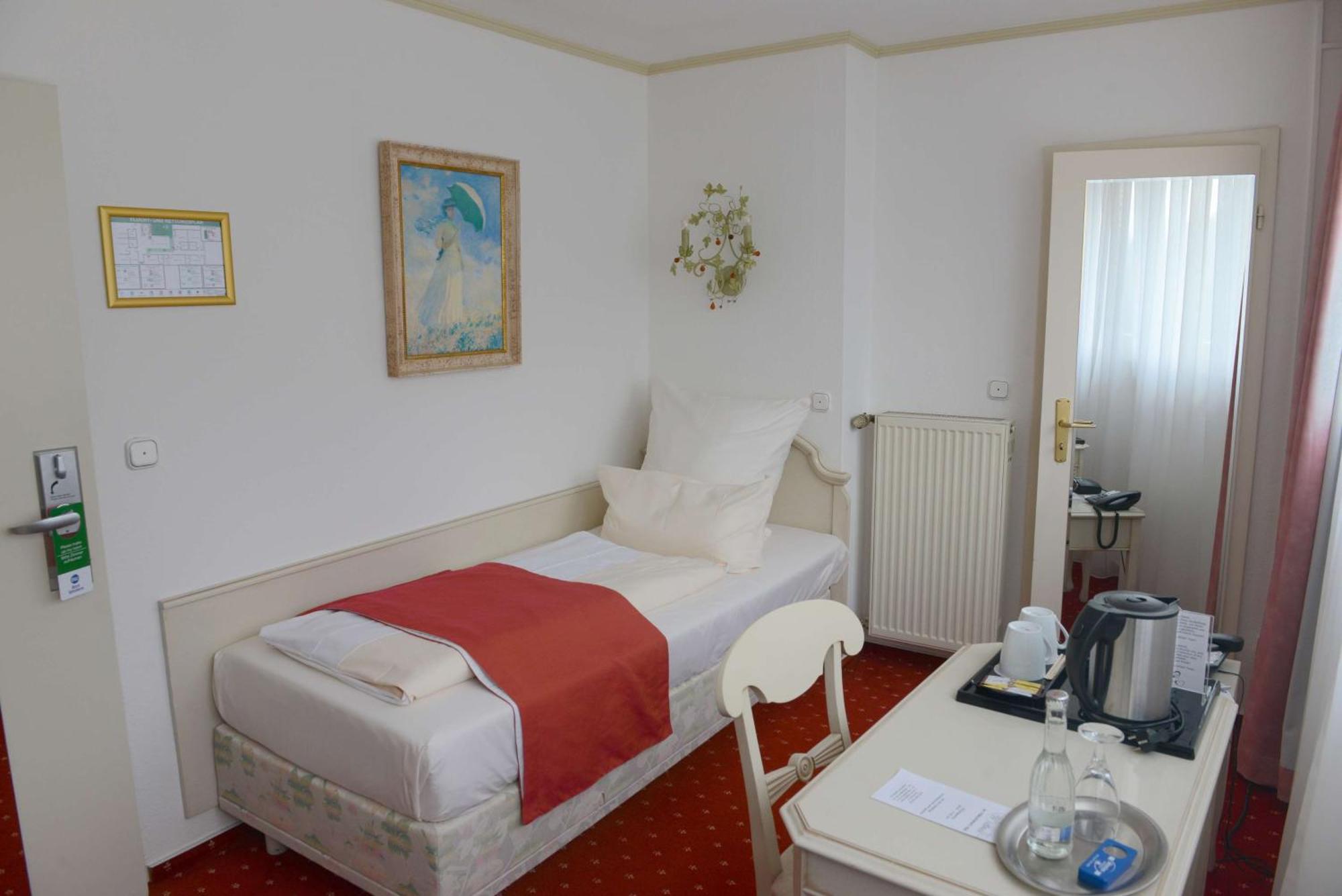 Sure Hotel By Best Western Rhoen Garden Poppenhausen Eksteriør billede