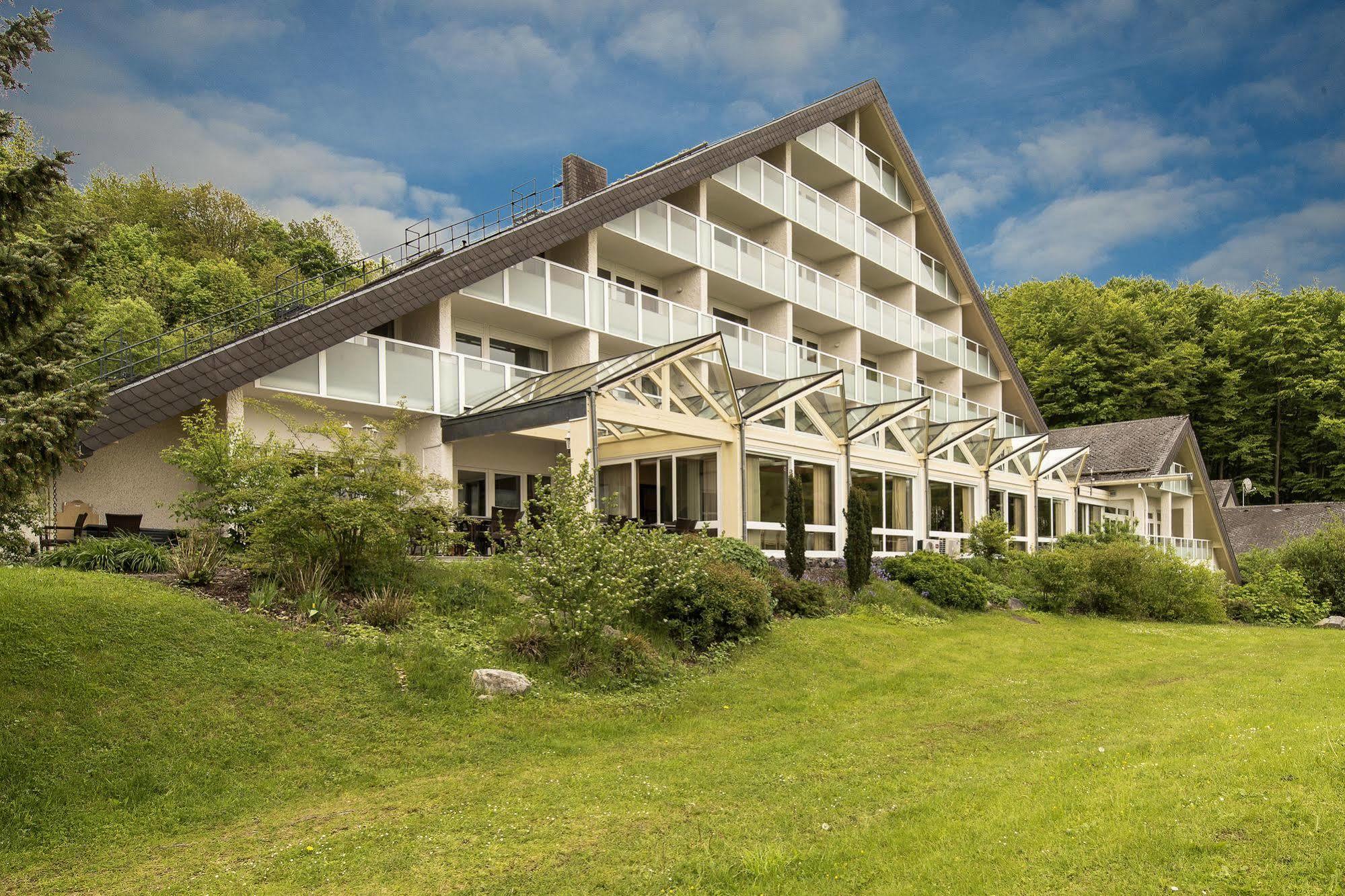 Sure Hotel By Best Western Rhoen Garden Poppenhausen Eksteriør billede