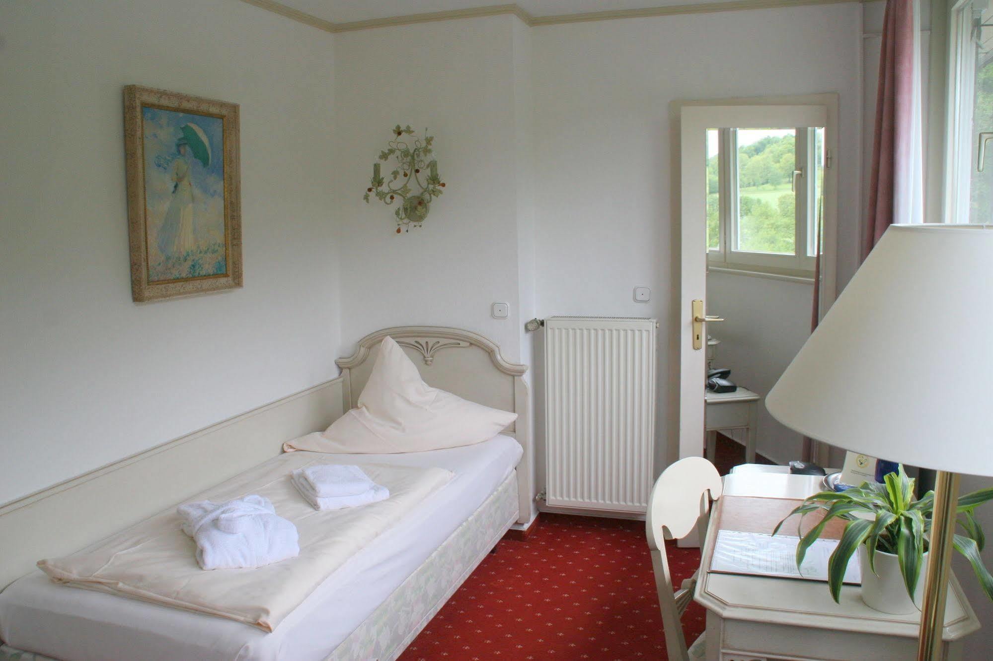 Sure Hotel By Best Western Rhoen Garden Poppenhausen Eksteriør billede