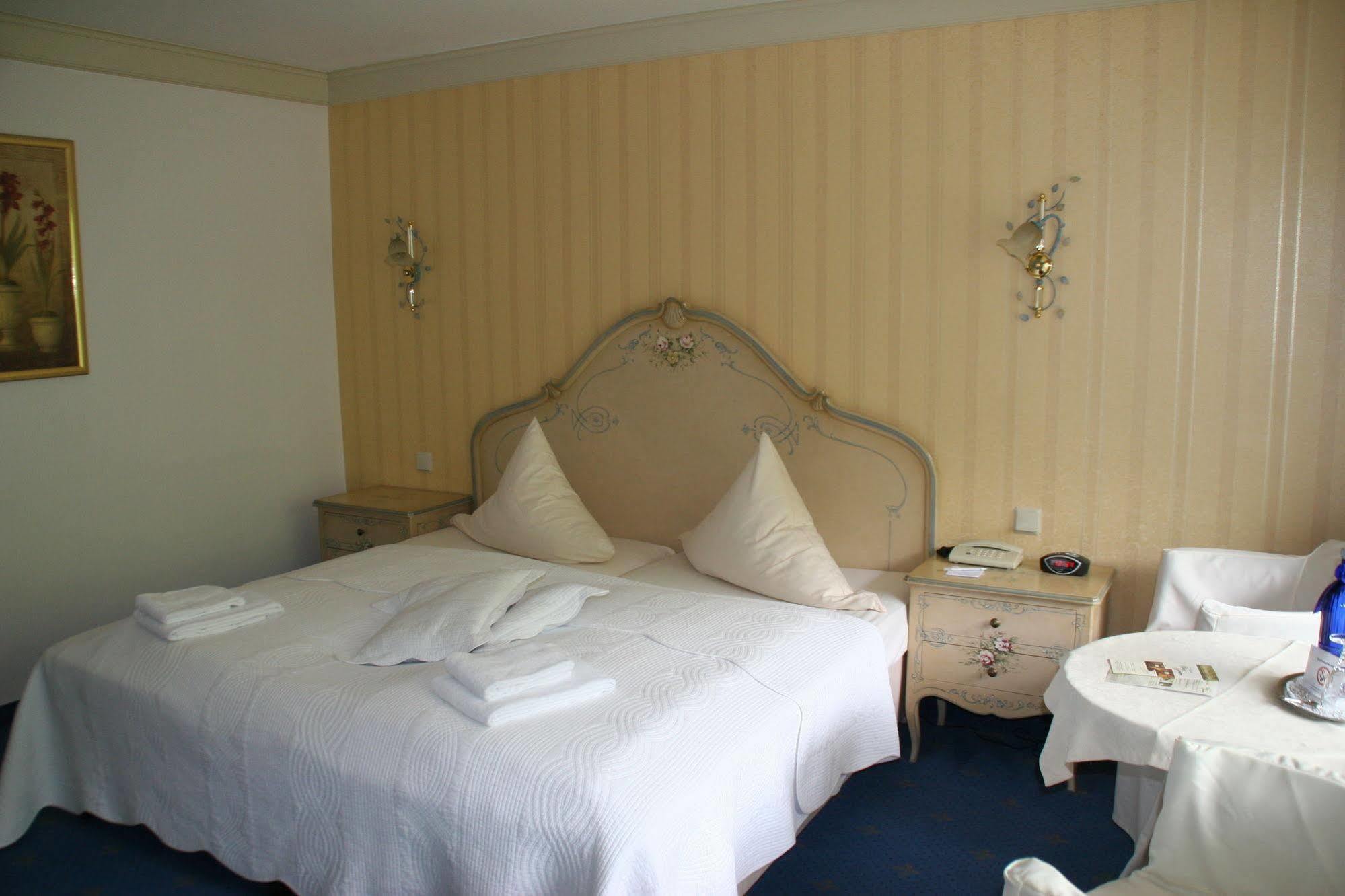 Sure Hotel By Best Western Rhoen Garden Poppenhausen Eksteriør billede